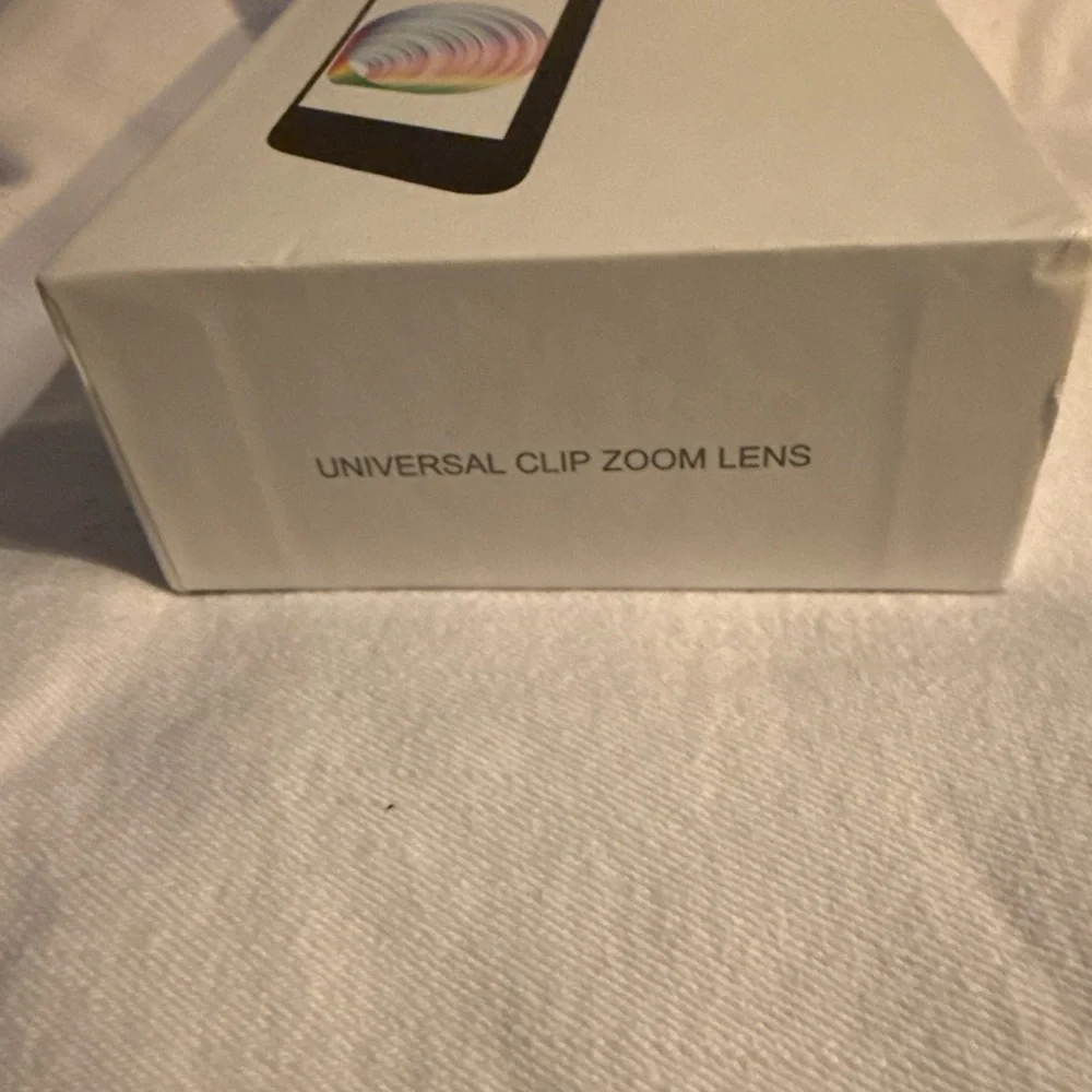 Universal Black Clip-On Smartphone Lens